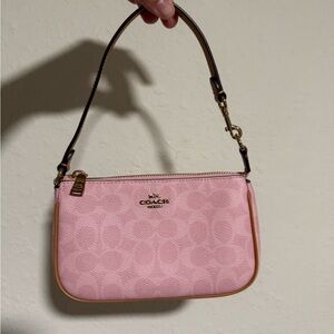 Coach Nolita 19 In Signature
Canvas Gold/Powder Pink
CDW31 NWT